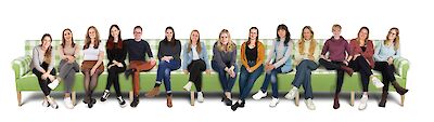 Harries Plantdesign – Gruppenfoto auf dem langen Sofa